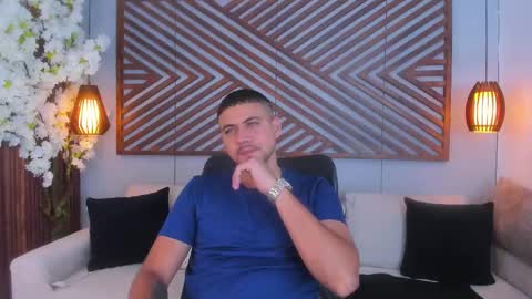 Snapshot of paul_rivera chatting on September 30, 10:24 pm Paul Rivera online show from September 30, 10:24 pm