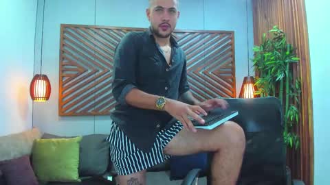 Snapshot of paul_rivera chatting on March 5, 8:33 pm Paul Rivera online show from March 5, 8:33 pm