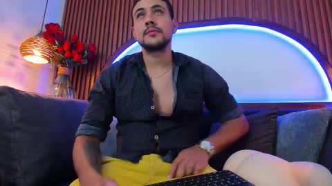 Snapshot of paul_rivera chatting on October 20, 10:46 pm Paul Rivera online show from October 20, 10:46 pm