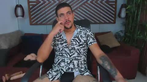 Snapshot of paul_rivera chatting on February 28, 8:28 pm Paul Rivera online show from February 28, 8:28 pm