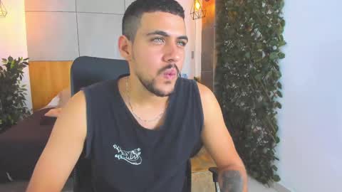 Snapshot of paul_rivera chatting on March 12, 9:03 pm Paul Rivera online show from March 12, 9:03 pm