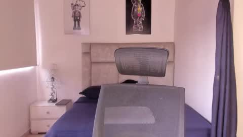 PAUL ROGER online show from October 4, 9:52 pm