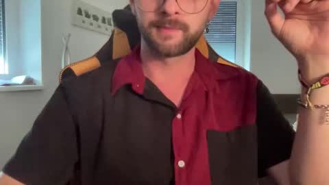 Snapshot of paulsimpsn chatting on October 6, 2:11 pm love bush online show from October 6, 2:11 pm