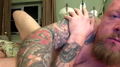 Snapshot of paulyb445 chatting on October 26, 7:27 pm paulyb445 online show from October 26, 7:27 pm