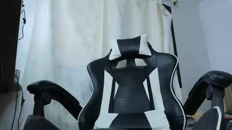 Sebas online show from November 4, 3:57 pm