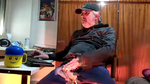Snapshot of peppemarfy chatting on February 9, 9:47 am Peppe online show from February 9, 9:47 am