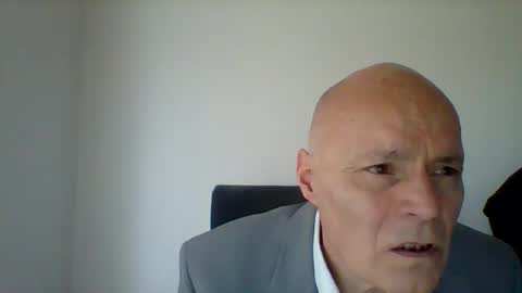 Snapshot of peter19599 chatting on February 22, 3:10 pm peter19599 online show from February 22, 3:10 pm