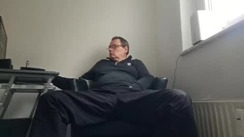 Snapshot of peter_03041976 chatting on February 5, 9:57 am peter_03041976 online show from February 5, 9:57 am