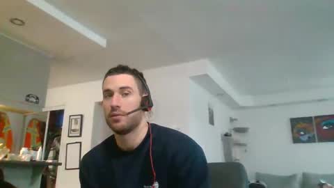 Snapshot of peterskinny24 chatting on December 17, 3:49 pm         ttps VF8L9ABFMref wl share online show from December 17, 3:49 pm