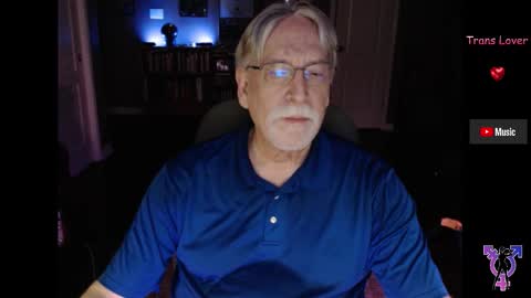 Snapshot of pghk2000 chatting on October 30, 6:15 am George online show from October 30, 6:15 am