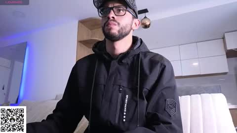 phantom_bigger1 online show from February 28, 12:48 pm