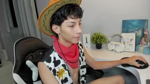 Phil.   INDEPENDENT MODEL online show from November 1, 2:04 am