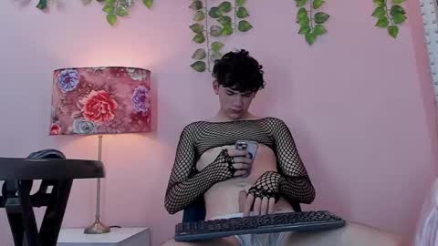 PHILLIP online show from March 2, 7:15 am