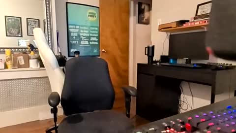 phillybear83 online show from November 15, 8:38 am