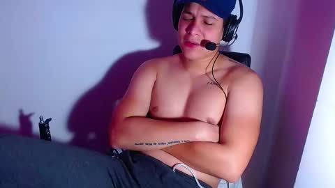 AdnierGnz online show from December 24, 4:44 am