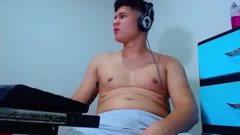 AdnierGnz online show from February 28, 6:52 pm