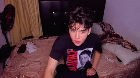 picaszomilos350 online show from February 9, 5:12 am