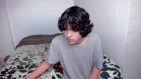 picaszomilos350 online show from November 20, 1:32 pm