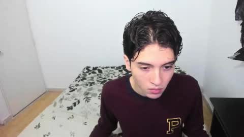 picaszomilos350 online show from February 25, 11:28 pm