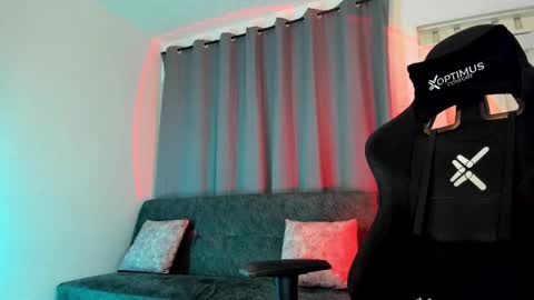 Pierre online show from September 25, 1:04 am