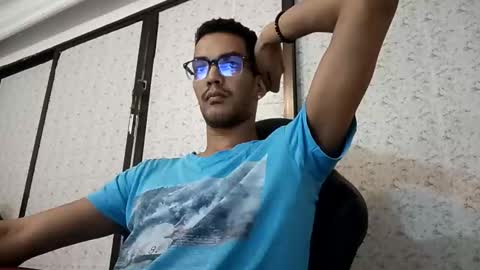 pikashuu7u7 online show from December 31, 1:47 am