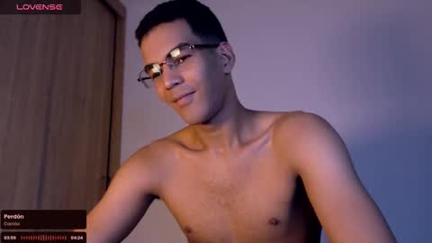 pikashuu7u7 online show from January 19, 3:09 am