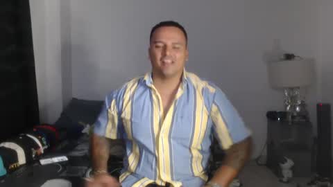Snapshot of pikoro_gomez chatting on December 12, 2:37 am pikoro_gomez online show from December 12, 2:37 am
