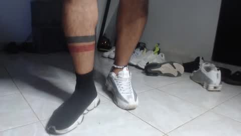 Snapshot of pikoro_gomez chatting on February 16, 11:37 pm pikoro_gomez online show from February 16, 11:37 pm