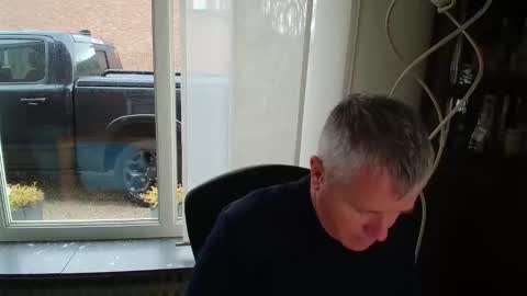 Snapshot of piloonklim chatting on October 25, 10:39 am piloonklimmer online show from October 25, 10:39 am
