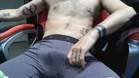 Snapshot of pils001 chatting on October 10, 8:13 pm Pils online show from October 10, 8:13 pm