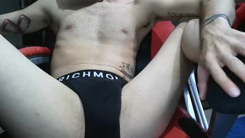 Snapshot of pils001 chatting on September 19, 9:14 pm Pils online show from September 19, 9:14 pm