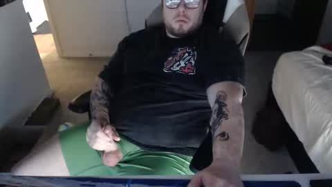 pinklevi online show from December 17, 2:41 am