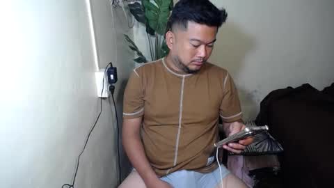 Snapshot of pinoy041087 chatting on October 15, 12:29 am pinoy041087 online show from October 15, 12:29 am