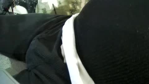 pleezsukit online show from February 1, 6:00 am