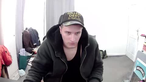 plkrisztian online show from March 31, 12:18 pm