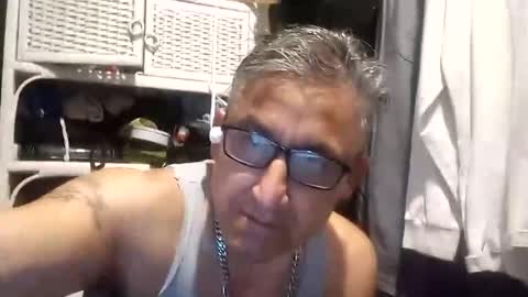 Snapshot of plmbrob chatting on March 6, 1:37 am plmbrob online show from March 6, 1:37 am