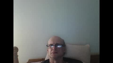 Snapshot of pmb11 chatting on October 7, 4:49 am trek 11 online show from October 7, 4:49 am