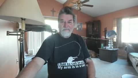 xoxo online show from November 15, 5:15 pm