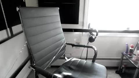 porcelain_tears01 online show from February 5, 2:13 pm