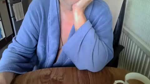 Snapshot of poshman65 chatting on October 19, 10:51 am poshman65 online show from October 19, 10:51 am