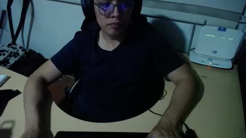 powerfulzeus2 online show from September 26, 4:43 am