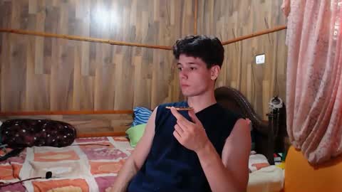 Snapshot of powertwinky chatting on January 12, 10:22 pm chris independent  online show from January 12, 10:22 pm