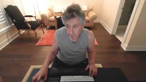 Snapshot of preppydave2525 chatting on February 10, 7:07 pm preppydave2525 online show from February 10, 7:07 pm