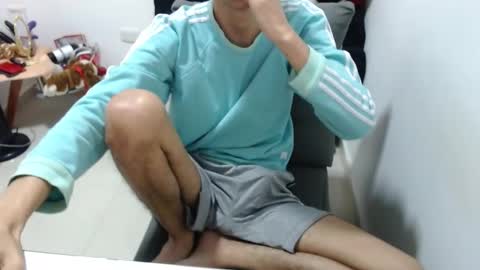 Snapshot of pressure_xxx_420 chatting on January 3, 8:43 am PRESSURE online show from January 3, 8:43 am