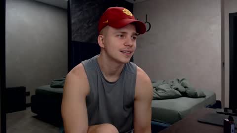 Snapshot of pretty_sweety chatting on March 4, 9:32 pm Justin online show from March 4, 9:32 pm