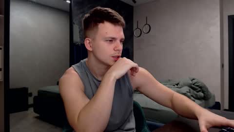 Snapshot of pretty_sweety chatting on March 8, 6:41 am Justin online show from March 8, 6:41 am