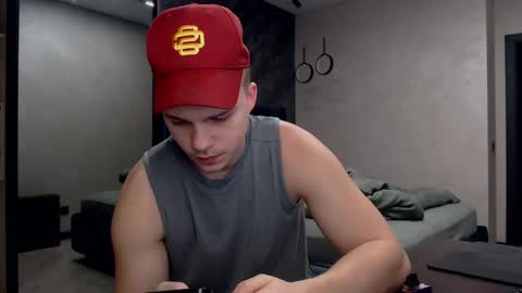 Snapshot of pretty_sweety chatting on March 7, 8:33 pm Justin online show from March 7, 8:33 pm