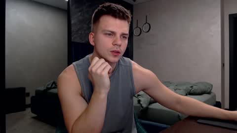 Snapshot of pretty_sweety chatting on March 4, 3:33 am Justin online show from March 4, 3:33 am