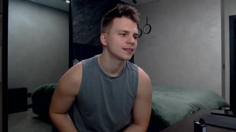 Snapshot of pretty_sweety chatting on February 18, 3:53 am Justin online show from February 18, 3:53 am