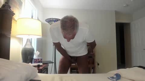 Snapshot of quest_one chatting on September 12, 2:22 am Jim online show from September 12, 2:22 am